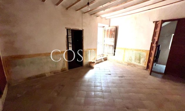 Resale - House -
Pinoso - Pinoso Centro
