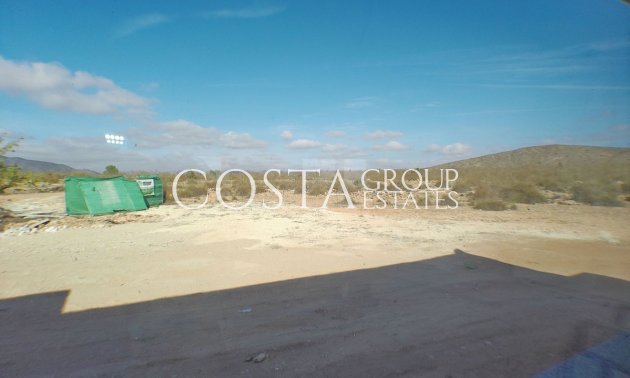 Resale - Villa -
Pinoso - Pinoso Centro