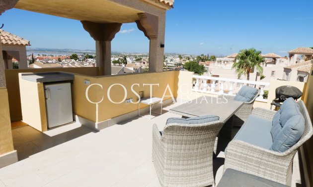 Resale - Villa -
Torrevieja - Torrevieja Centro