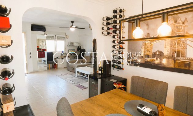 Resale - Villa -
Torrevieja - Torrevieja Centro