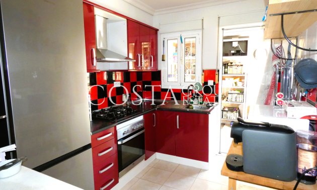 Resale - Villa -
Torrevieja - Torrevieja Centro