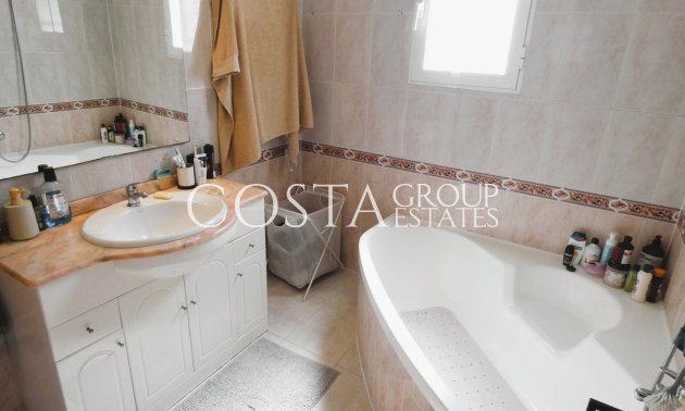 Resale - Villa -
Torrevieja - Torrevieja Centro