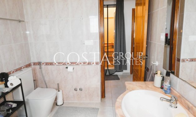 Resale - Villa -
Torrevieja - Torrevieja Centro