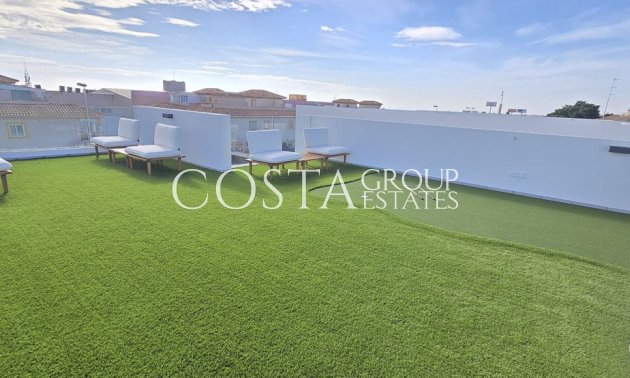 Resale - Villa -
Orihuela - Punta Prima