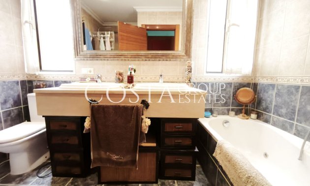 Resale - Villa -
Alicante - Alicante Centro