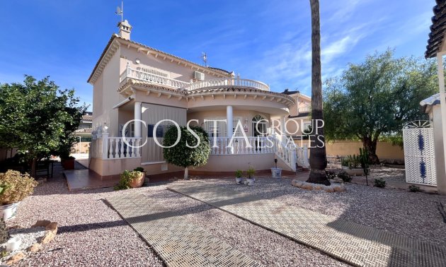 Resale - Villa -
Orihuela - La Zenia