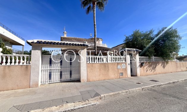 Resale - Villa -
Orihuela - La Zenia