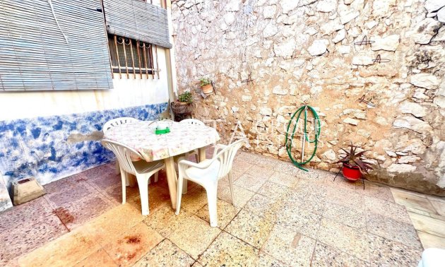 Resale - House -
Pinoso - Pinoso Centro