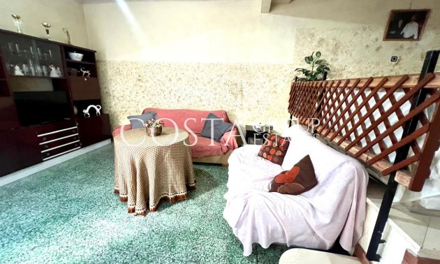 Resale - House -
Pinoso - Pinoso Centro