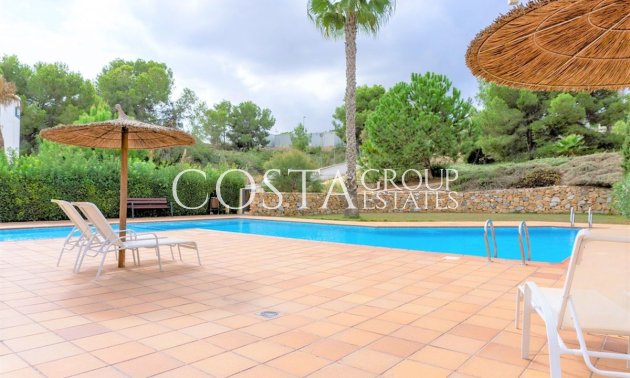 Resale - Villa -
Orihuela - Las Colinas Golf