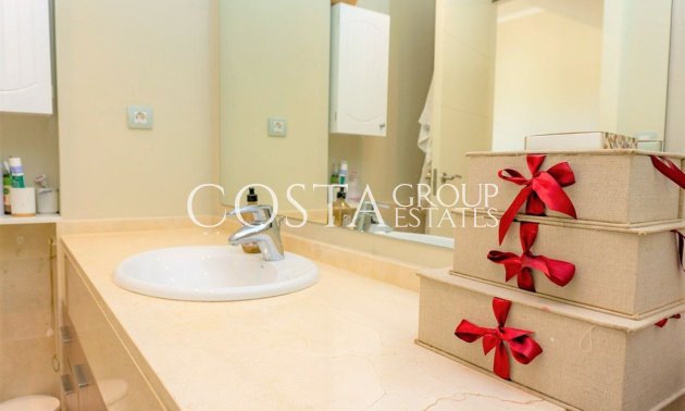 Resale - Villa -
Orihuela - Las Colinas Golf