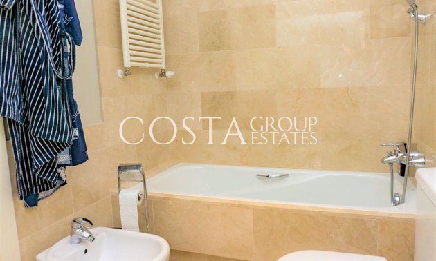 Resale - Villa -
Orihuela - Las Colinas Golf