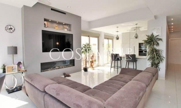 Resale - Villa -
Orihuela - Villamartin