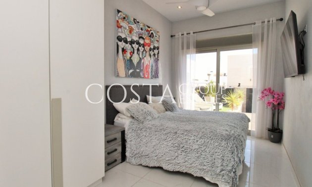 Resale - Villa -
Orihuela - Villamartin