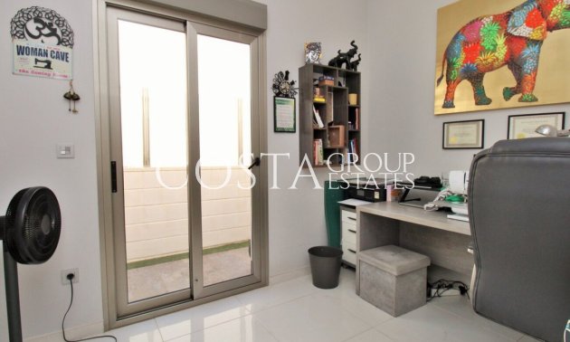 Resale - Villa -
Orihuela - Villamartin