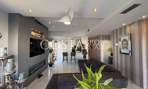 Resale - Villa -
Orihuela Costa - Villamartín