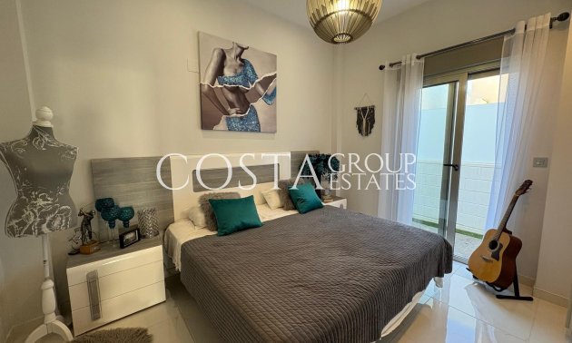 Resale - Villa -
Orihuela Costa - Villamartín