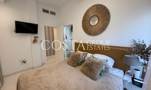 Resale - Villa -
Orihuela Costa - Villamartín