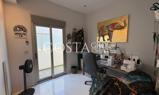 Resale - Villa -
Orihuela Costa - Villamartín