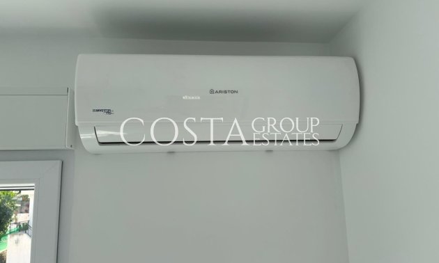 Resale - House -
Torrevieja - Torrevieja Centro