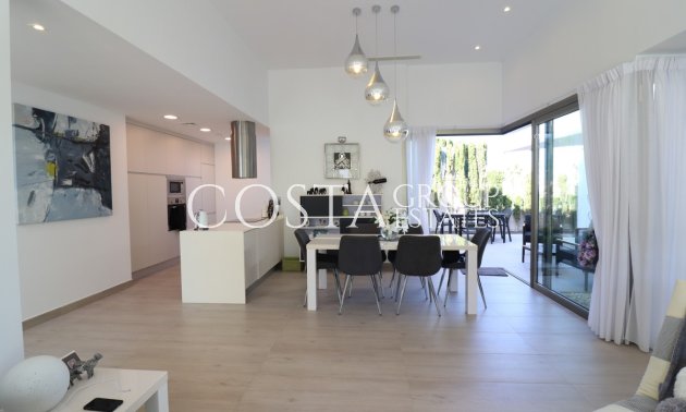 Odsprzedaż - Willa -
Benijofar