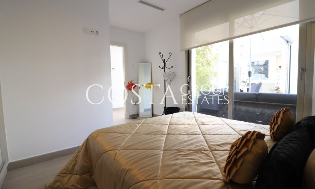 Odsprzedaż - Willa -
Benijofar