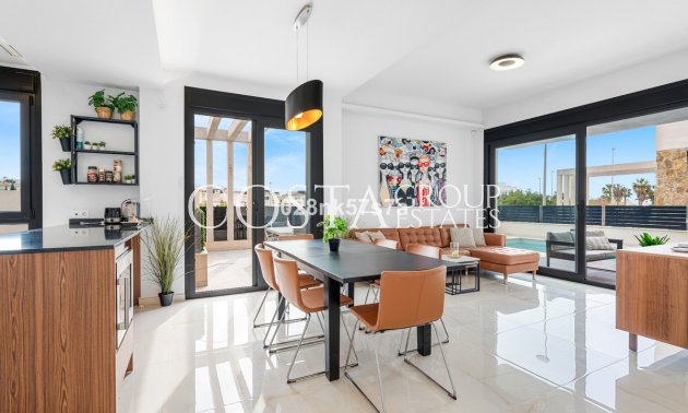 Resale - Villa -
Orihuela - Lomas de Cabo Roig