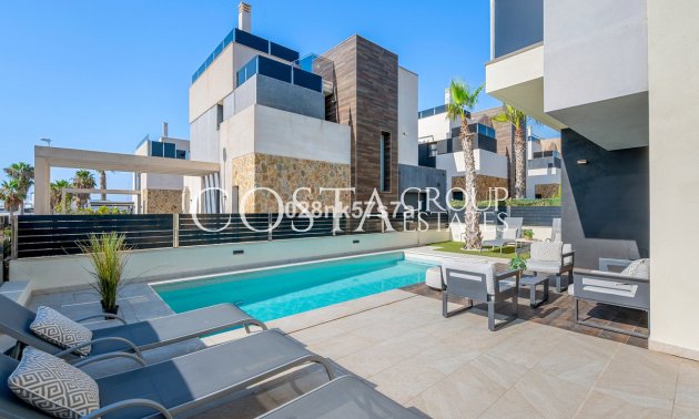 Resale - Villa -
Orihuela - Lomas de Cabo Roig