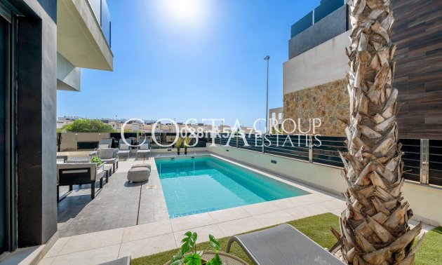 Resale - Villa -
Orihuela - Lomas de Cabo Roig