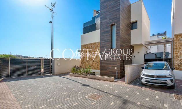 Resale - Villa -
Orihuela - Lomas de Cabo Roig