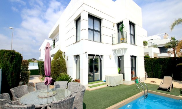 Resale - Villa -
Rojales - Ciudad Quesada