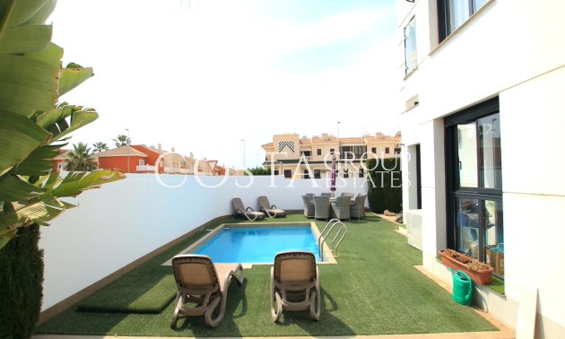 Resale - Villa -
Rojales - Ciudad Quesada