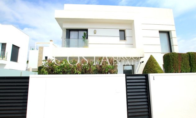 Resale - Villa -
Rojales - Ciudad Quesada