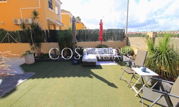 Resale - Villa -
Guardamar del Segura - Guardamar del Segura Centro