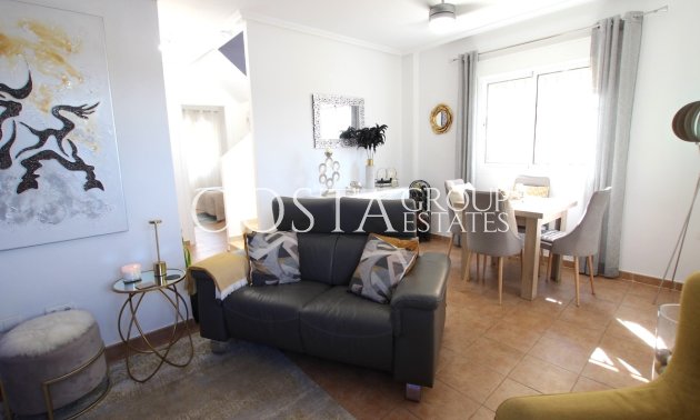 Resale - Villa -
Guardamar del Segura - Guardamar del Segura Centro