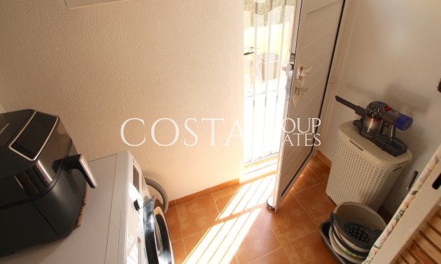 Resale - Villa -
Guardamar del Segura - Guardamar del Segura Centro