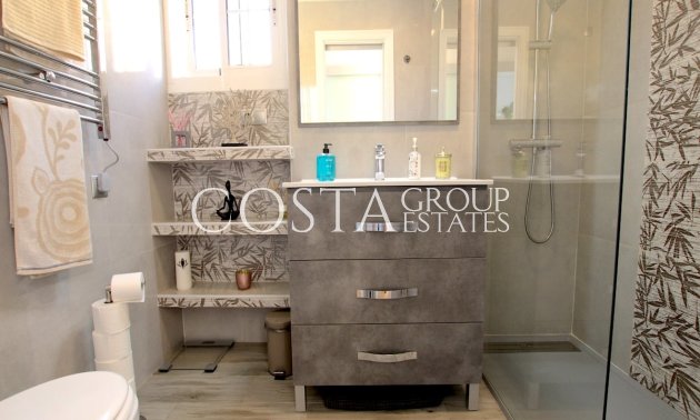 Resale - Villa -
Guardamar del Segura - Guardamar del Segura Centro