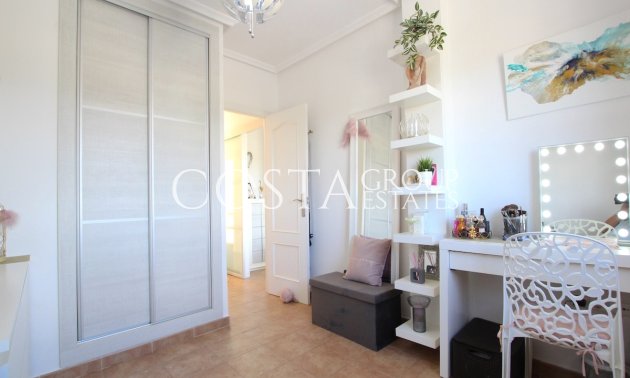 Resale - Villa -
Guardamar del Segura - Guardamar del Segura Centro