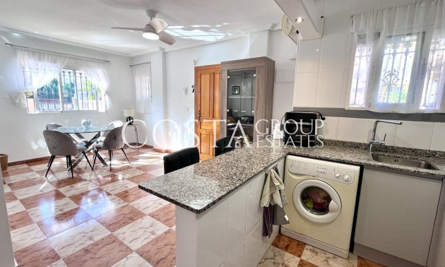 Resale - House -
Orihuela - La Zenia