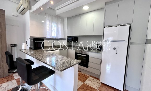 Resale - House -
Orihuela - La Zenia