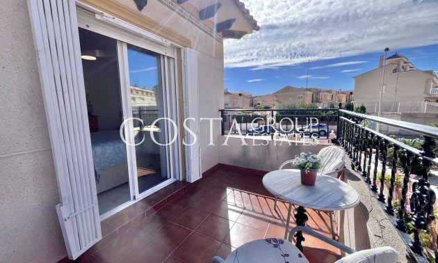 Resale - House -
Orihuela - La Zenia
