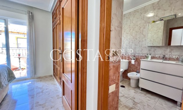 Resale - House -
Orihuela - La Zenia