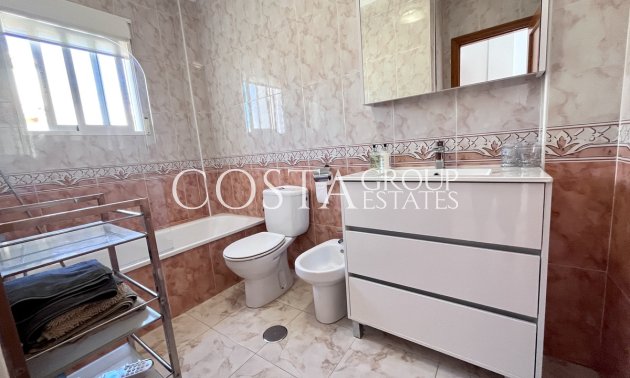 Resale - House -
Orihuela - La Zenia