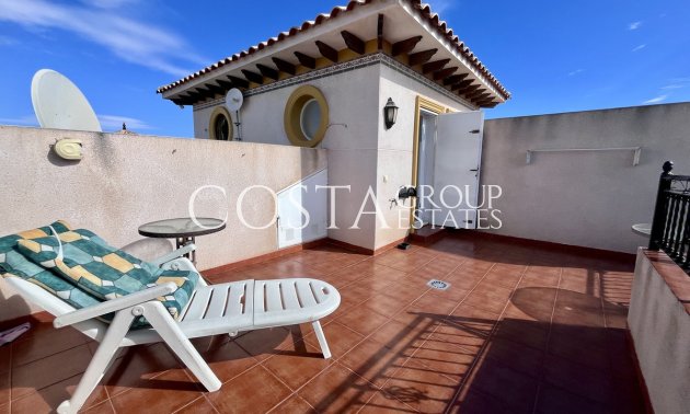 Resale - House -
Orihuela - La Zenia
