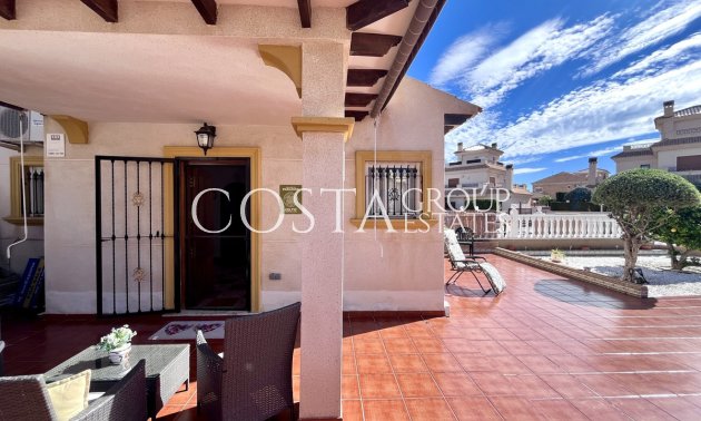 Resale - House -
Orihuela - La Zenia