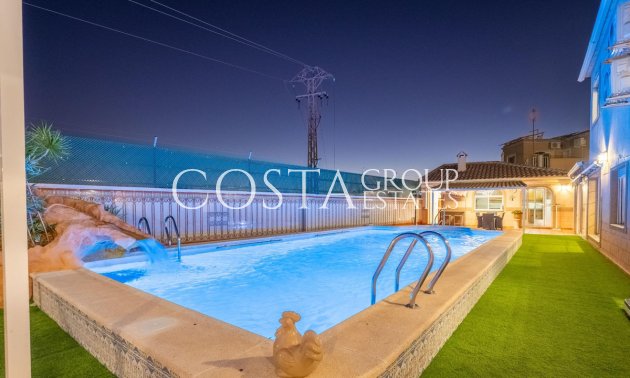Resale - Villa -
Torrevieja - El Chaparral