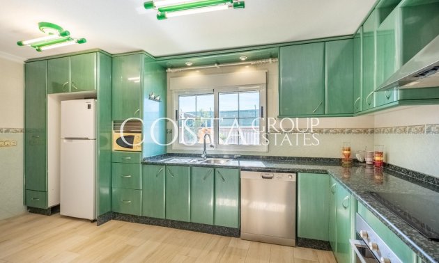 Resale - Villa -
Torrevieja - El Chaparral