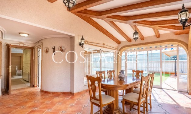 Resale - Villa -
Torrevieja - El Chaparral