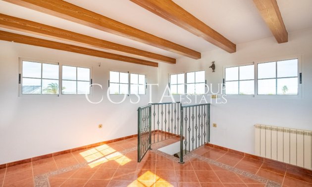 Resale - Villa -
Torrevieja - El Chaparral