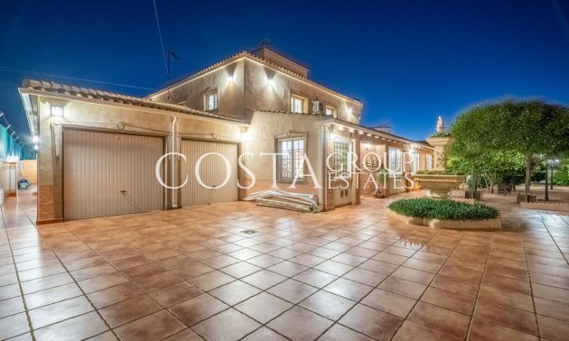 Resale - Villa -
Torrevieja - El Chaparral
